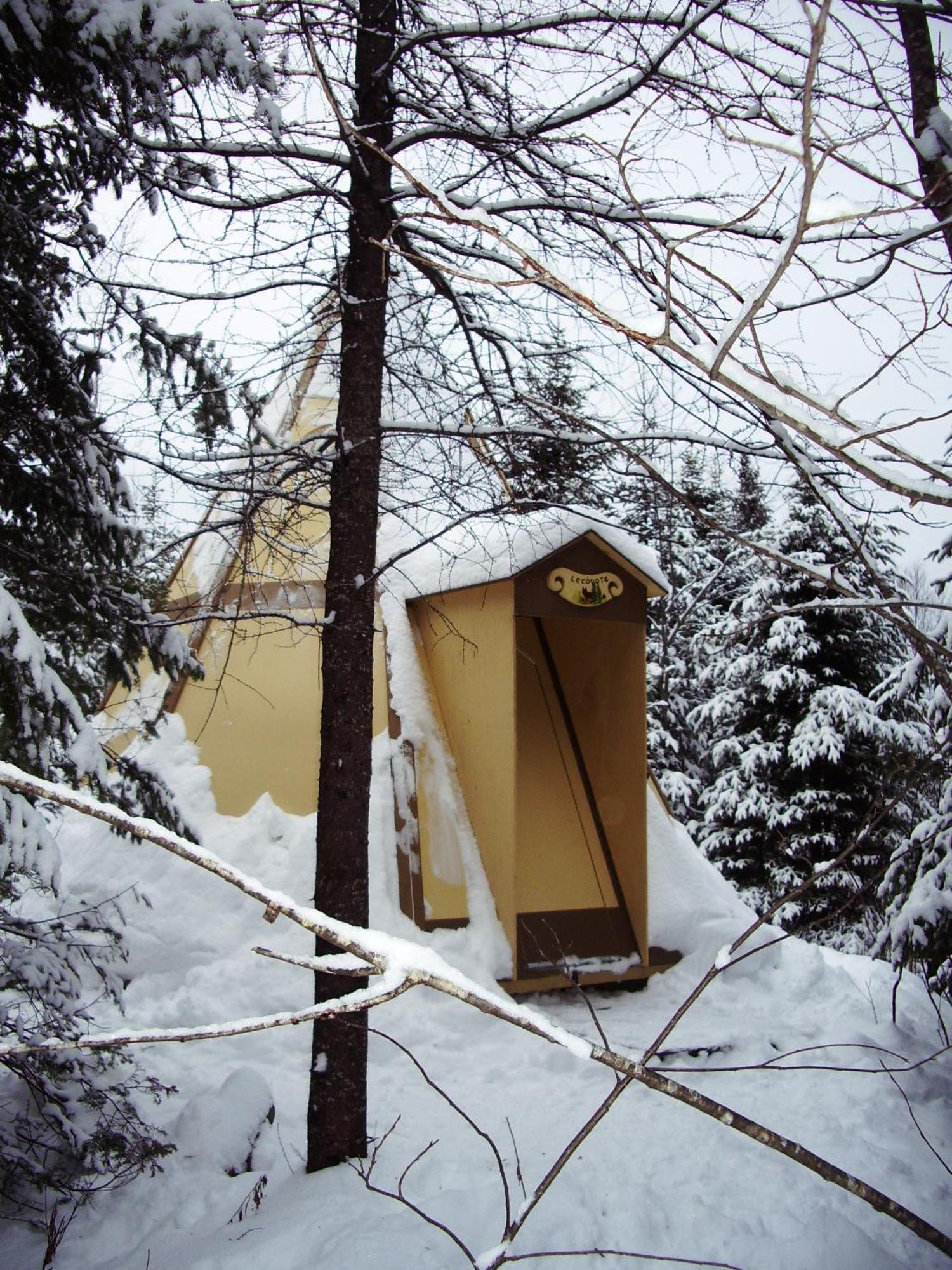 Вилла Aux Tipis De La Riviere Sauvage Saint Romain Экстерьер фото