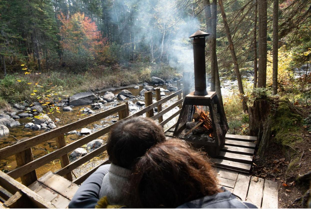 Вилла Aux Tipis De La Riviere Sauvage Saint Romain Экстерьер фото