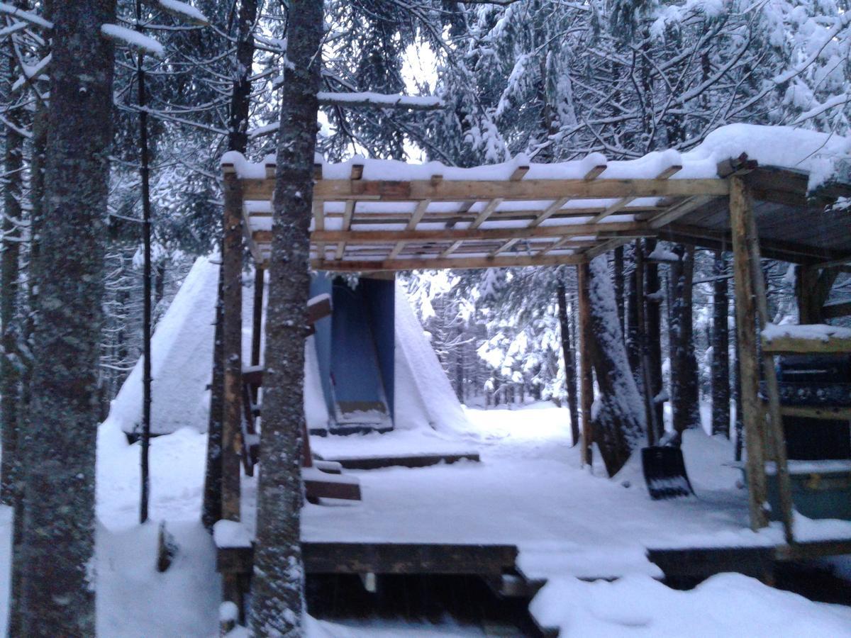 Вилла Aux Tipis De La Riviere Sauvage Saint Romain Экстерьер фото
