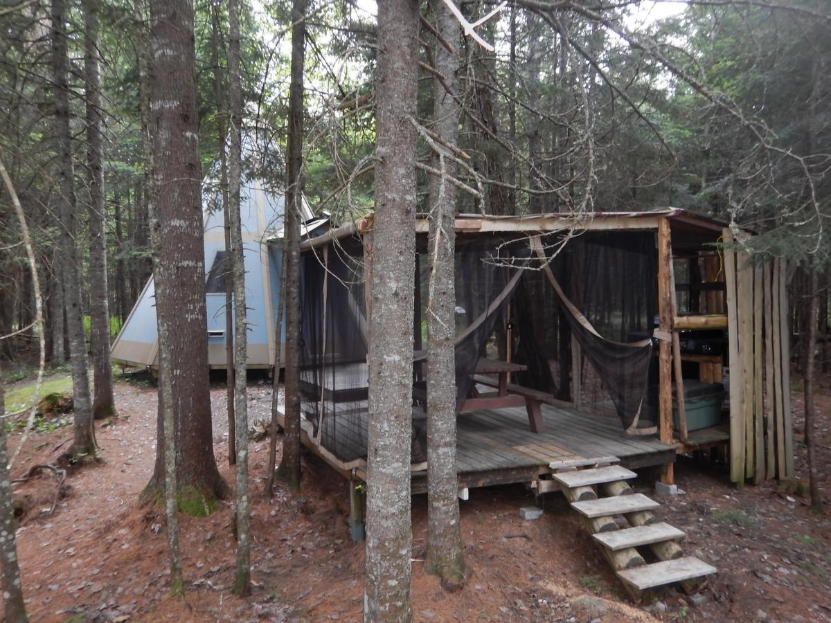 Вилла Aux Tipis De La Riviere Sauvage Saint Romain Экстерьер фото